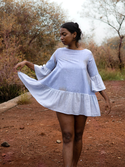 Dainty Daisy sky tunic dress with mal sleeves